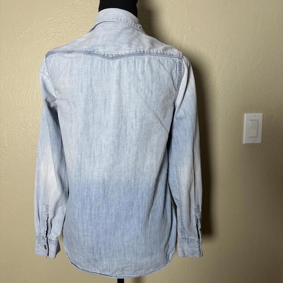 Y2K Light Wash GAP Denim Button-Up Shirt Fitted Western Chambray Top XS Cotton - Picture 3 of 9